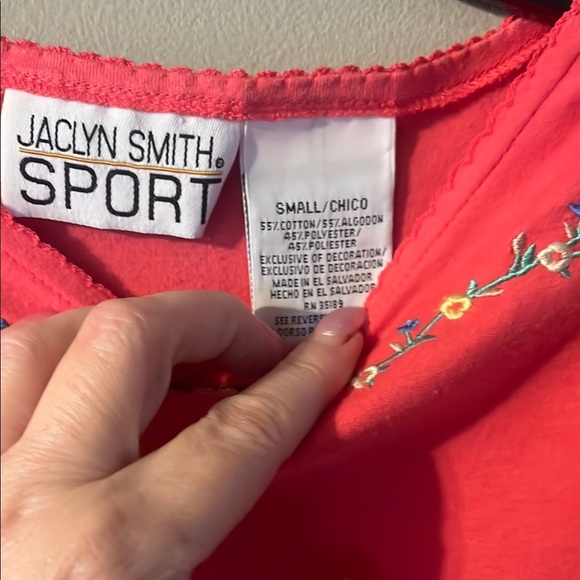 Vintage Short Sleeve Top with Embroidered Detail - Picture 3 of 4